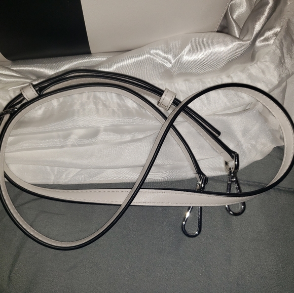 Michael Kors purse - Picture 3 of 6